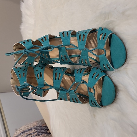 Open toed lace up shoes - Picture 2 of 9